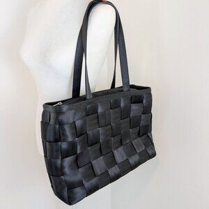 Harveys Large Satchel Original Seatbelt Bag in Black